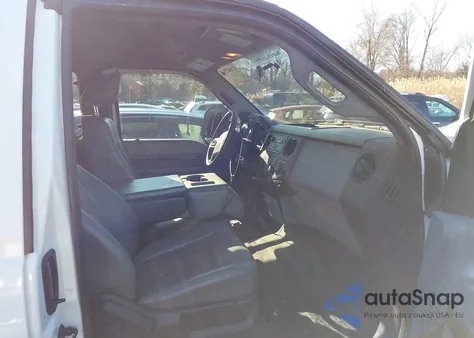 2013 Ford F-250 Xl z USA, uszkodzony, nr VIN 1FT7X2B65DEB20649